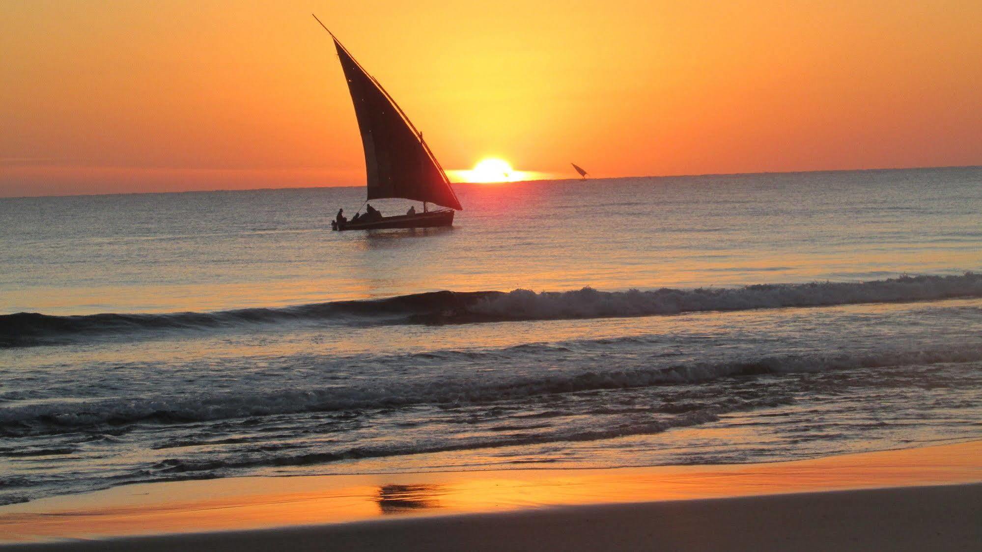 Barra Beach Club Inhambane Exterior photo